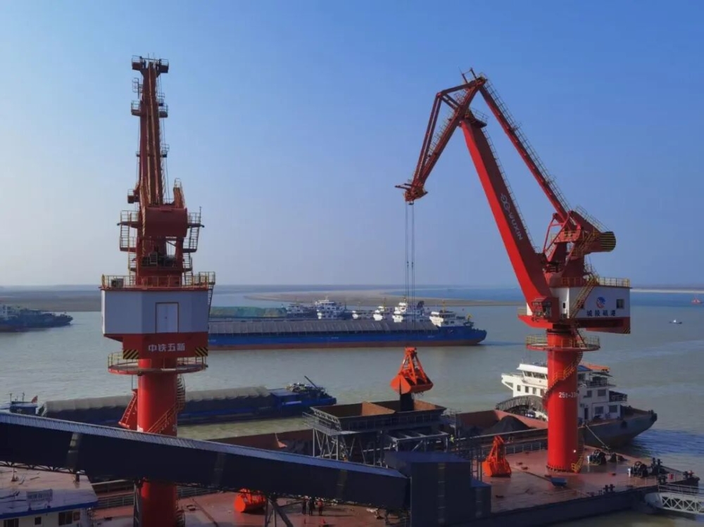 �����Ǹ۹�˾11# ��ͷ���칤������豸���ص���